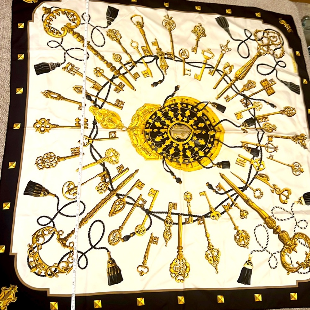 Hermes Carre 90 Silk Scarf “Les Cles”